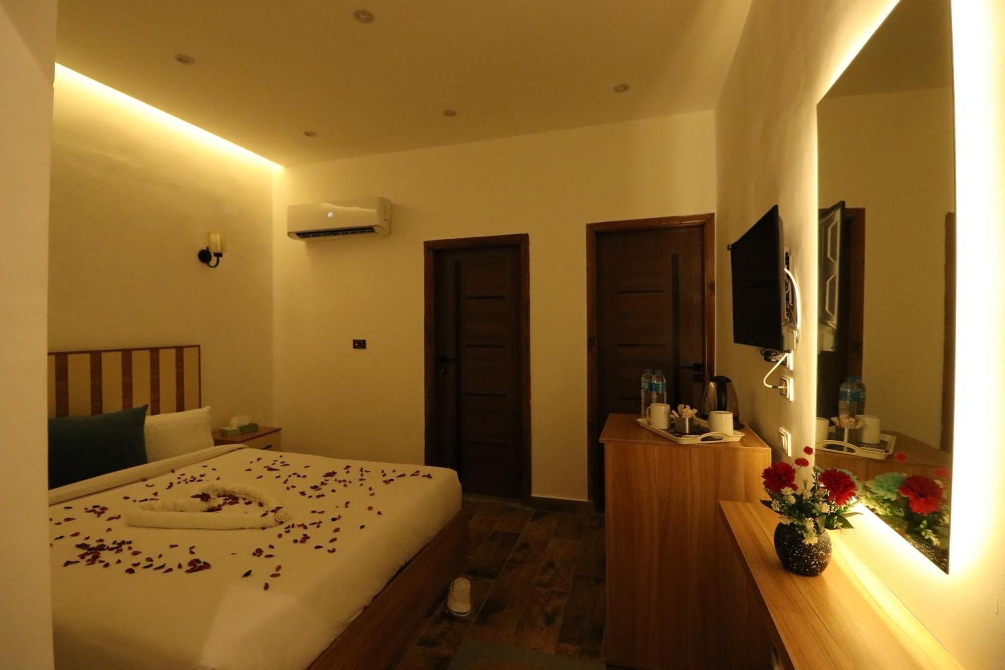 West Pyramids Hotel Kafret el-Gabal Exterior foto